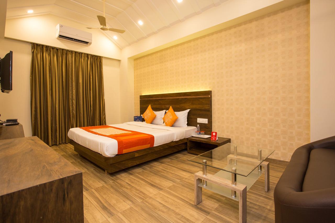 Отель Oyo 7156 Hill View Residency Нави Мумбаи Экстерьер фото