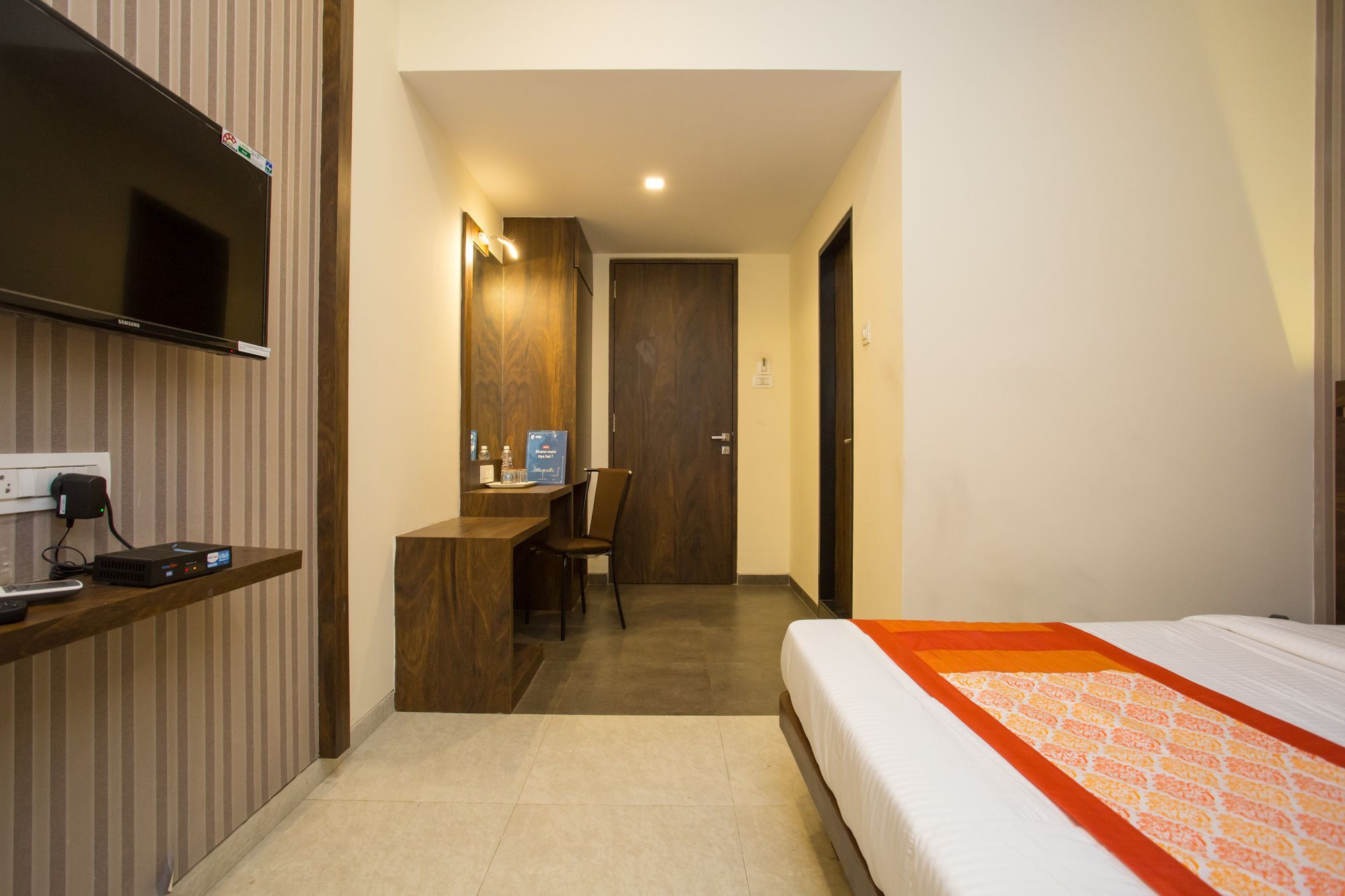 Отель Oyo 7156 Hill View Residency Нави Мумбаи Экстерьер фото