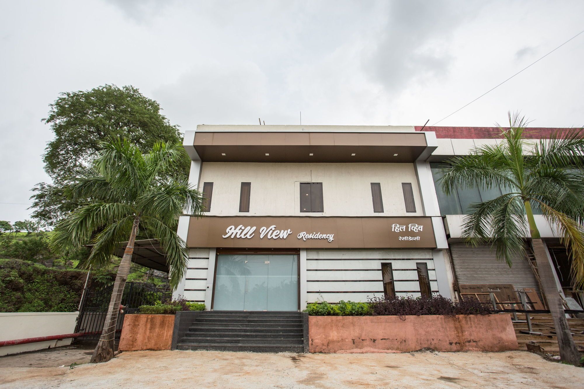 Отель Oyo 7156 Hill View Residency Нави Мумбаи Экстерьер фото